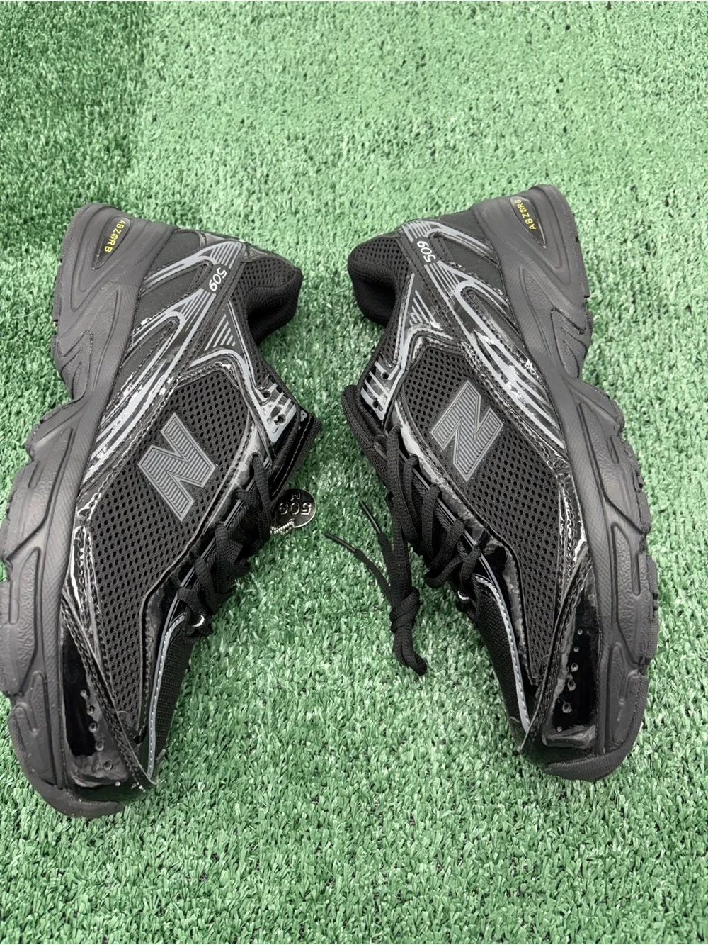 New Balance Black Men's Athletic Sneakers